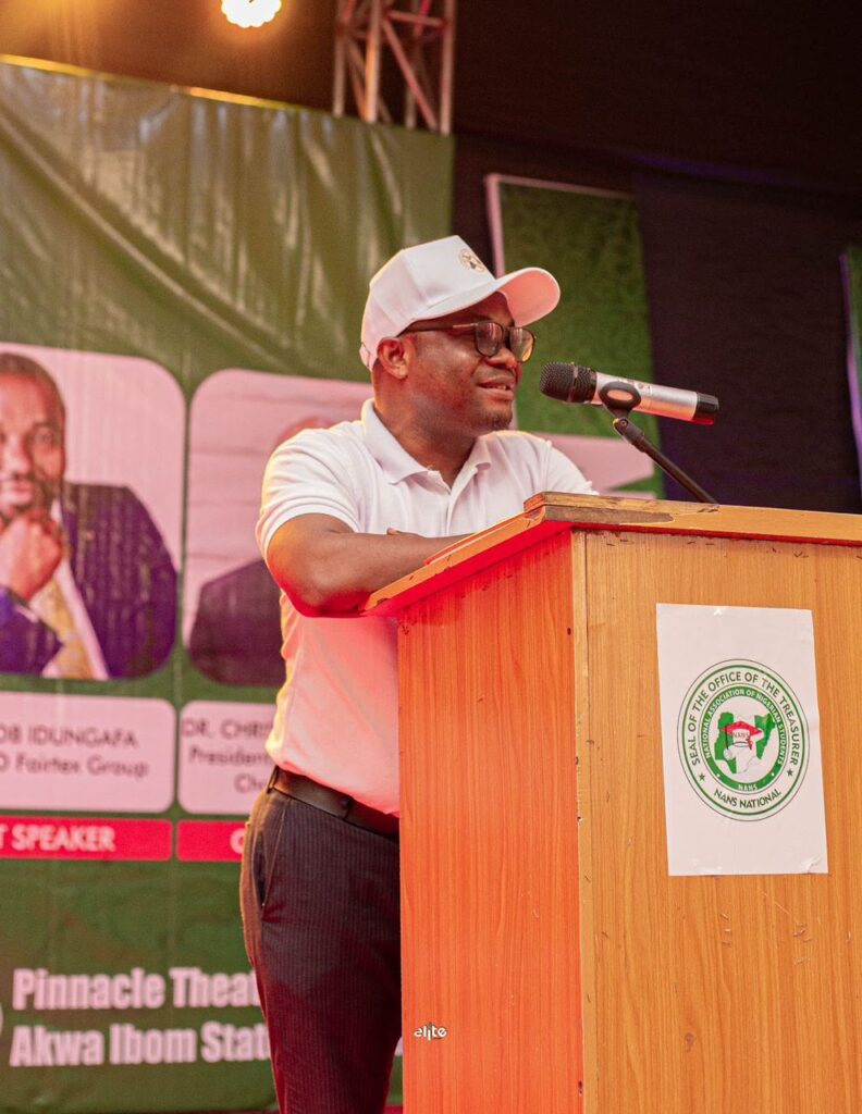 653699175 122157929420736664 4258460890118206767 N 792x1024